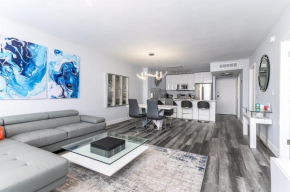 AMAZING 2BR 2BA NEWLY RENO BEACHFRONT APT W/BEACH VIEW